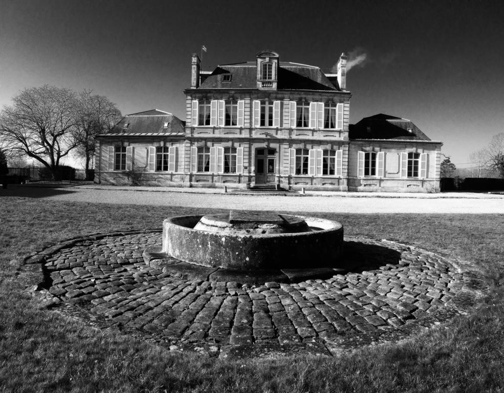 Grand gîte Carrière l'Evêque 9 chambres 15 personnes Septmonts Esterno foto