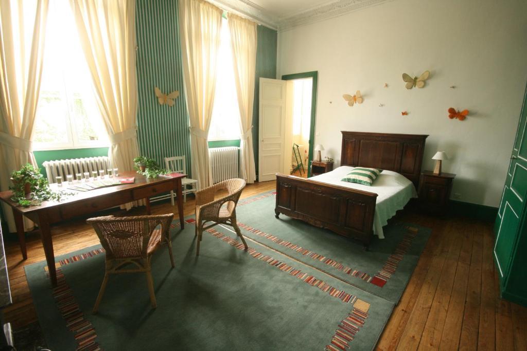 Grand gîte Carrière l'Evêque 9 chambres 15 personnes Septmonts Camera foto